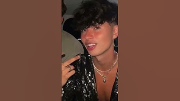 Thumbnail of one kiss is all it takes💘