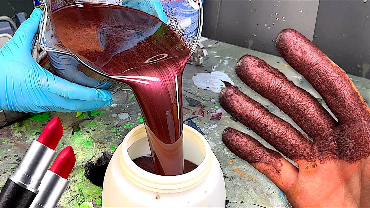 Нанесение макияжа (косметической пудры) на автомобиль