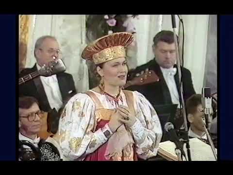 Татьяна Петрова - Меж Высоких Хлебов