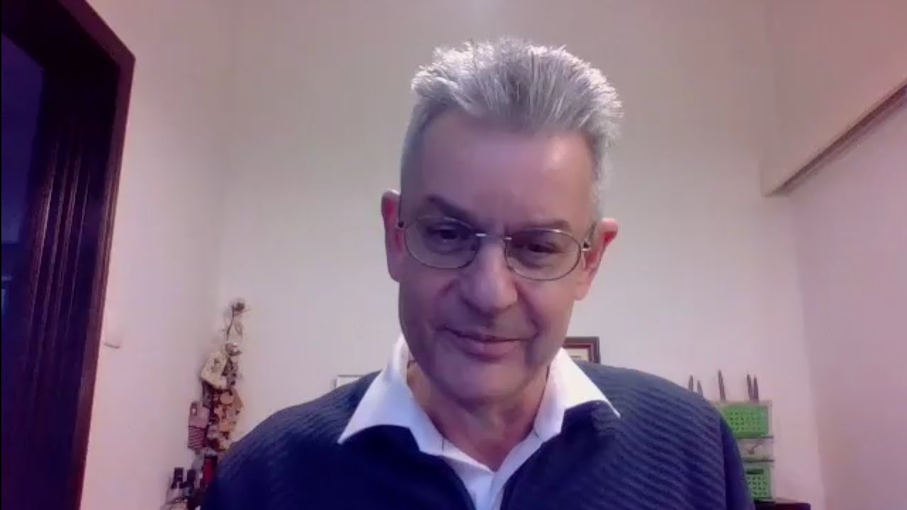 عايزين تعرفوا حكايتى وليه بقيت نرجسي؟ وانا بحس بأيه من جوايا ؟وشايف نفسي ازاى ؟ تعالوا وانا احكيلكم