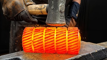 From Car Gears to a Blade — Forging Damascus From Car Gears!