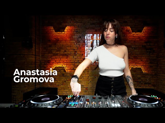 Anastasia Gromova - Live @ Radio Intense 16.3.2021 / Techno DJ mix 4K class=