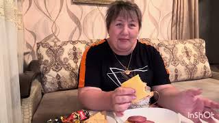 Мукбанг. Бутерброды с сыром и колбасой .Печенье и конфеты.Кофе с молоком.#Поедим и поговорим#Вкусно!