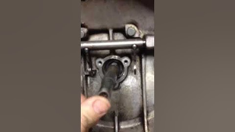 Volkswagen Type 2 transmission output shaft play