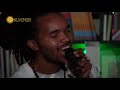 Bled miki fait son live au cafe papier