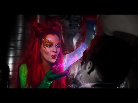 Poison Ivy Seducing