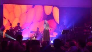 MADAH BERHELAH - Siti Nurhaliza MACP2014 nov23