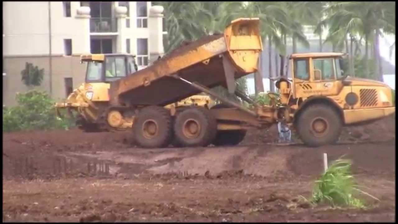 Giant Dump Trucks And Excavators Digging Dirt Video For Children Kids John Deere Youtube - roblox car crushers 2 mining dumper truck youtube