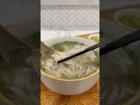 VIETNAMESE CHICKEN NOODLE SOUP PHO GA 