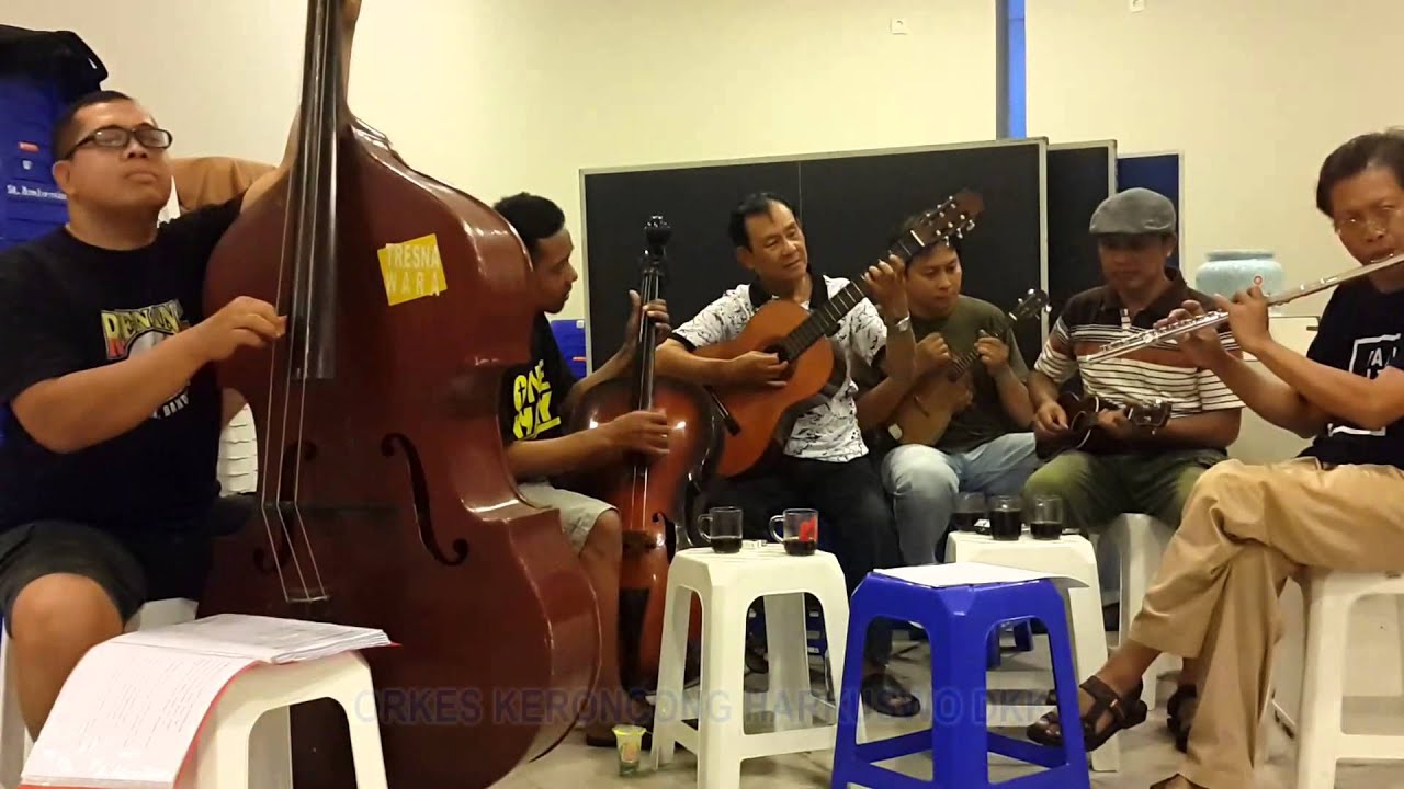 DI TENGAH OMBAK DAN ARUS PENCOBAAN by Fans Nuryuli