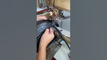 nhiều bạn sẽ vào hông vào nẹp kéo miệng chiếc túi xách màu đen này nhé