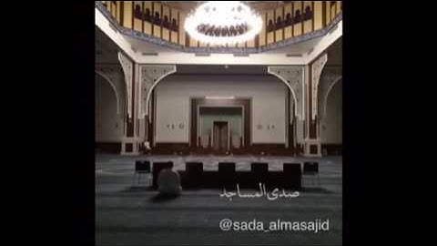 ( الشيطان يعدكم الفقر ) تلاوة للقارئ أحمد العبيد من سورة البقرة