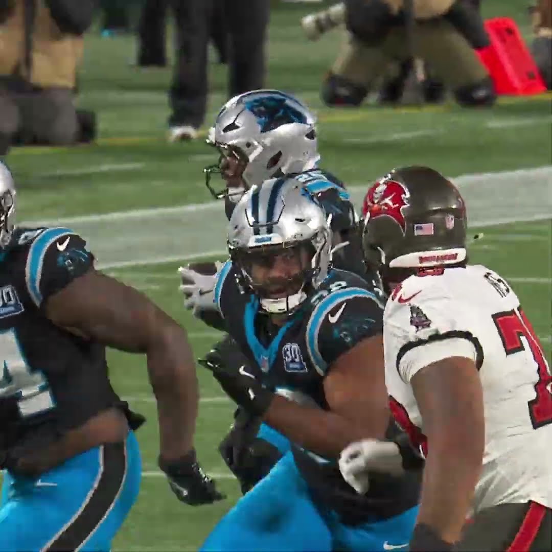 Xavier Woods intercepts the Baker Mayfield pass vs. Tampa Bay Buccaneers