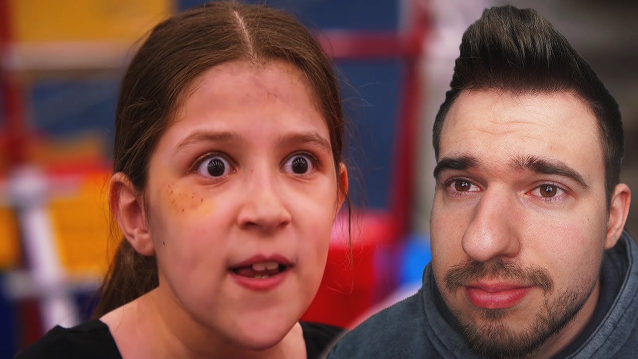 ÉHEZTETI AZ ÖRÖKBEFOGADOTT LÁNYÁT!