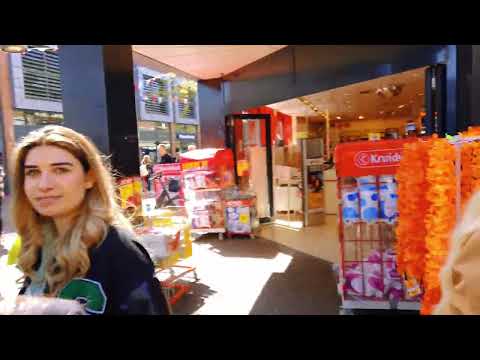 City walk kingsday koningsdag Enschede Nederland. Kral günü. 27-04-2022