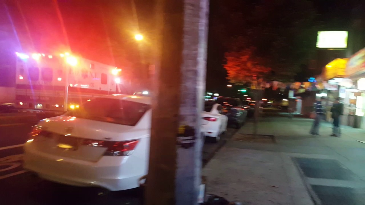 ambulance F.D.N.Y going coed tow with light no siren at the Nigh YouTube