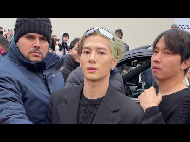 Music Mundial on X: Jackson Wang at Louis' Vuitton's Paris Fashion Week  show.  / X