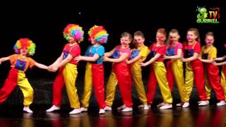 Video-Miniaturansicht von „CReatiV Dance Studio - Clovnii“