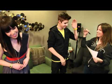 Justin Bieber and Carly Rae Jepsen Take a Quiz about Canada