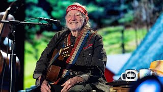 Willie Nelson - Mammas Don't Let Your Babies Grow Up to Be Cowboys (Live at Farm Aid 2022)