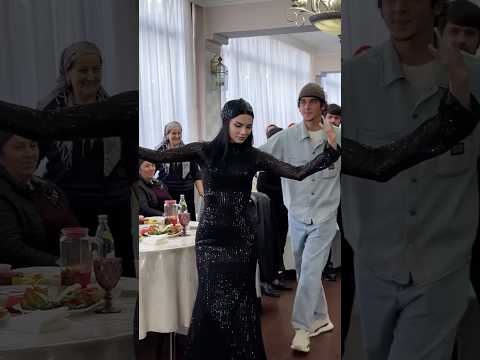 Красота на Свадьбе🥰🌹 #ловзар #чеченцы #свадьба #самыекрасивыесвадьбы