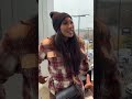 عندما تحاول سارة استرداد أموالها التي دفعتها مقابل سيارة إسكاليد الجديدة 