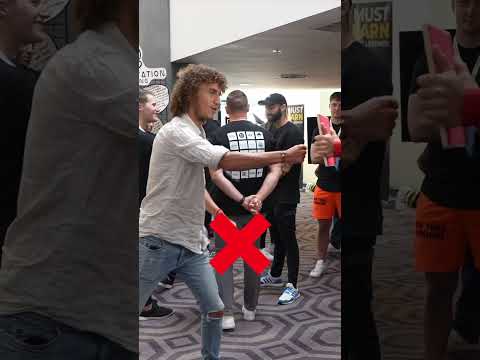Kwebbelkop vs 1 Inch Punch