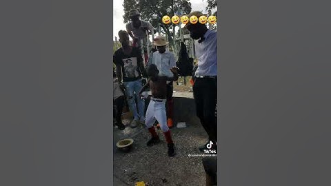 Thumbnail of A yuh back fi a bend