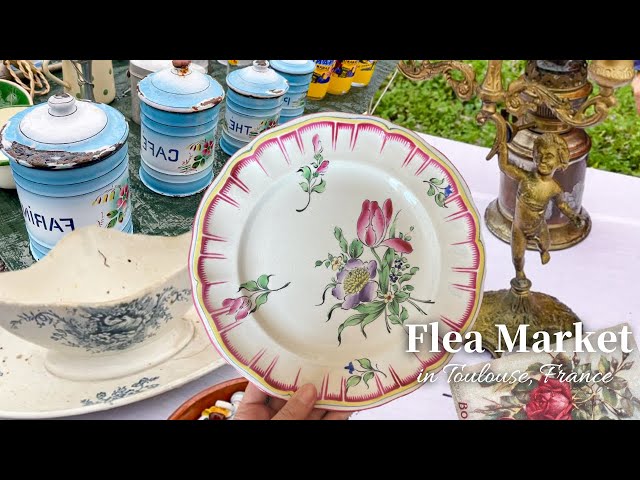 Finding treasures at a rainy flea market ☔️ Garage sale in France | Vintage & Antiques / Thrifting class=