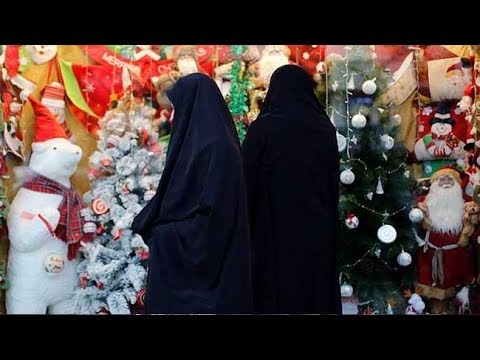 Video: Si e kryejnë muslimanët ceremoninë e emërtimit?