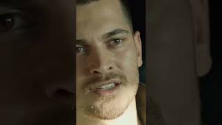 Kimse Sarpı Oyuna Getiremez - İçerde