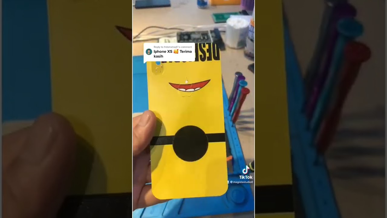 iPhone XS skin wrap tutorial.