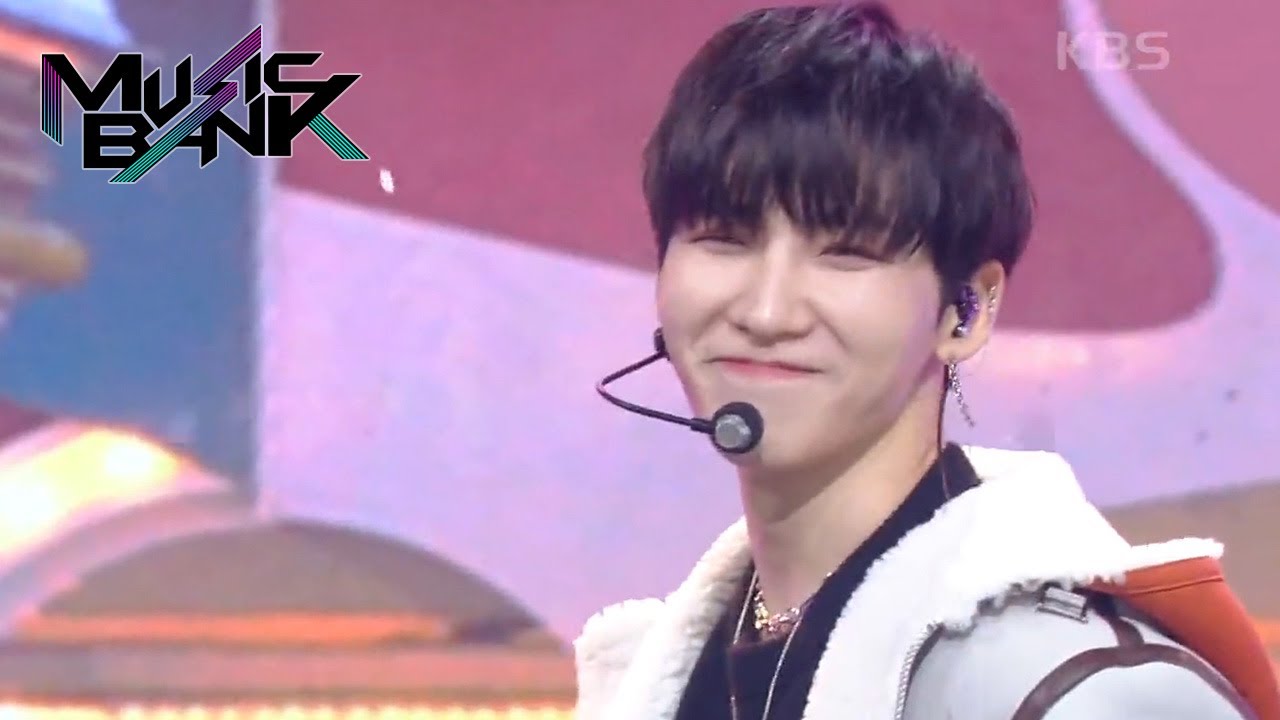 AB6IX(에이비식스) - STAY YOUNG(불시착)  (Music Bank) | KBS WORLD TV 210122