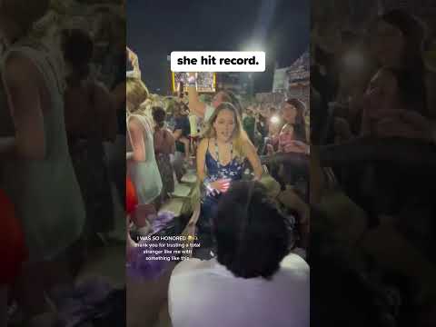 Stranger Records Surprise Proposal At Taylor Swift Concert Stranger Records Surprise Proposal At Taylor Swift Concert