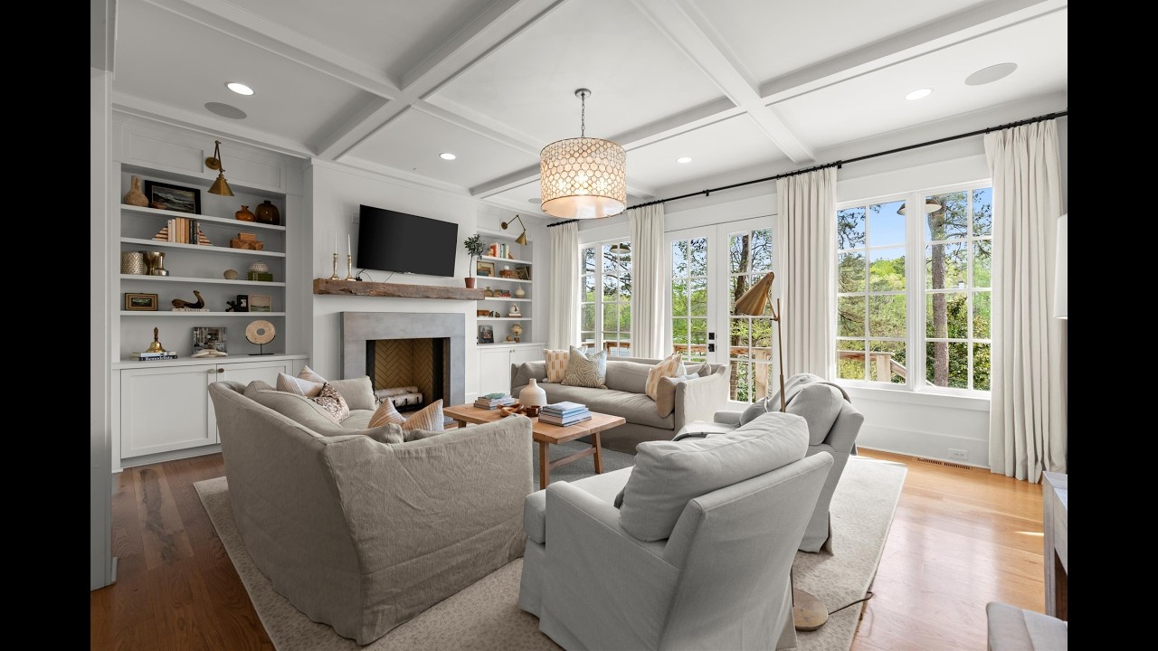 CUSTOM ESTATE ON BROOKHAVEN'S SILVER LAKE!