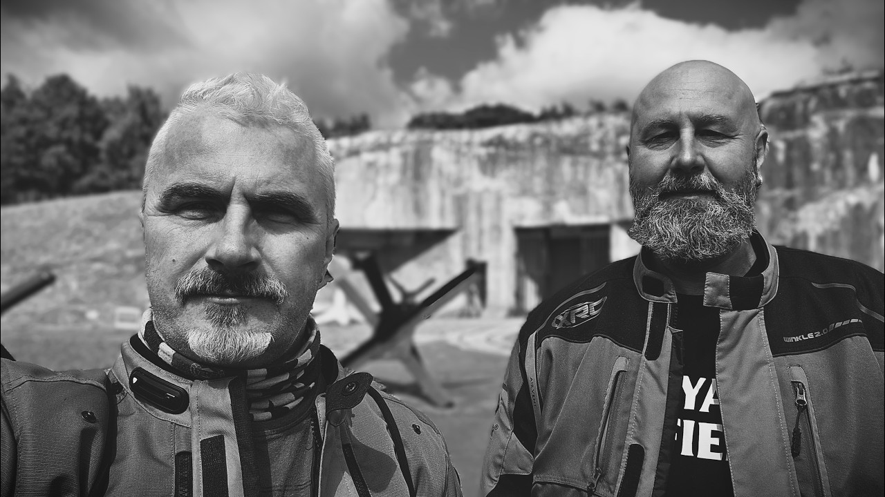 2x Royal Enfield 350 - Dělostřelecká tvrz Hůrka