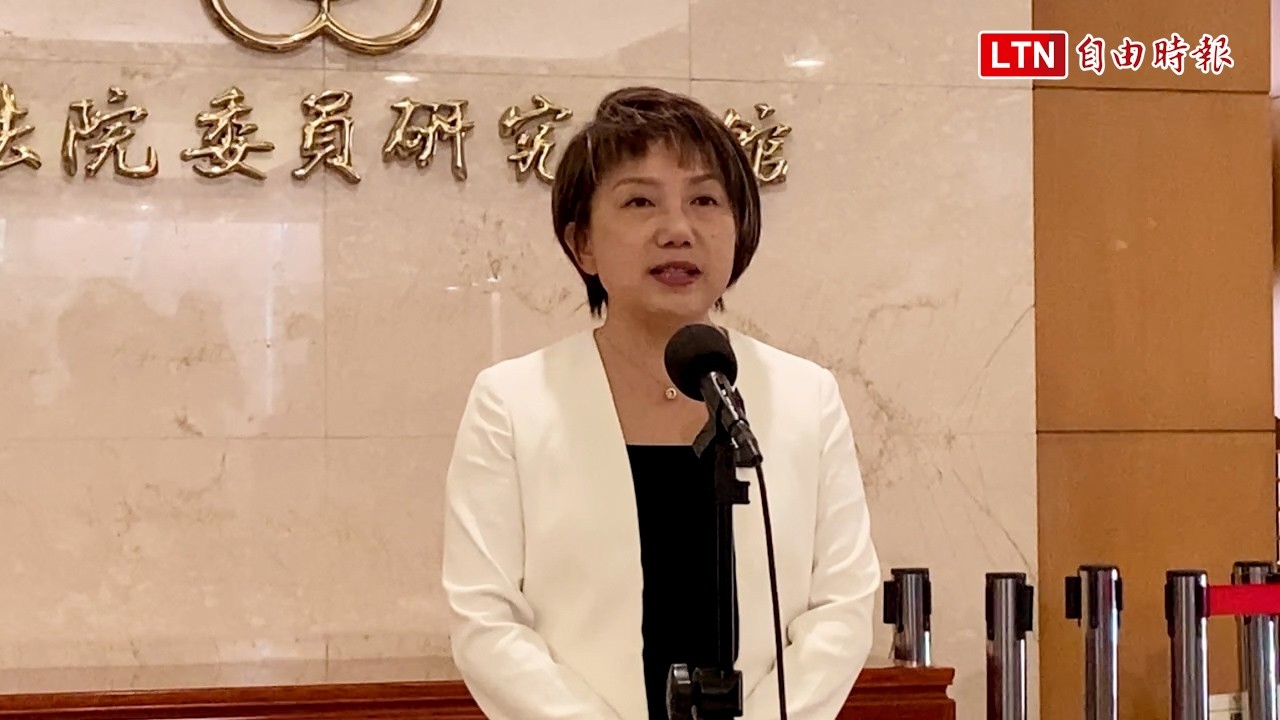 韓國瑜批行政院不副署武器化 范雲勸好好讀憲法：怎譴責受害者踩煞車？