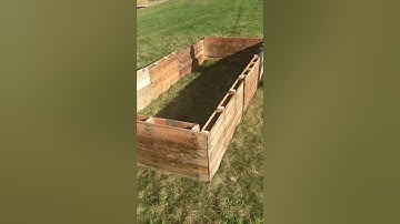Pallet project; DIY raised beds for gardening