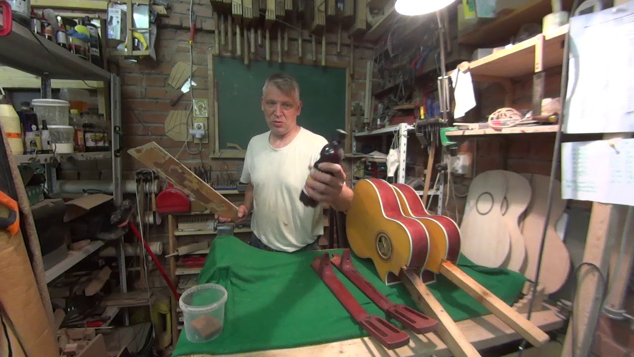 Покраска гитары, спиртовая и водная морилка по дереву, бейц. - YouTube