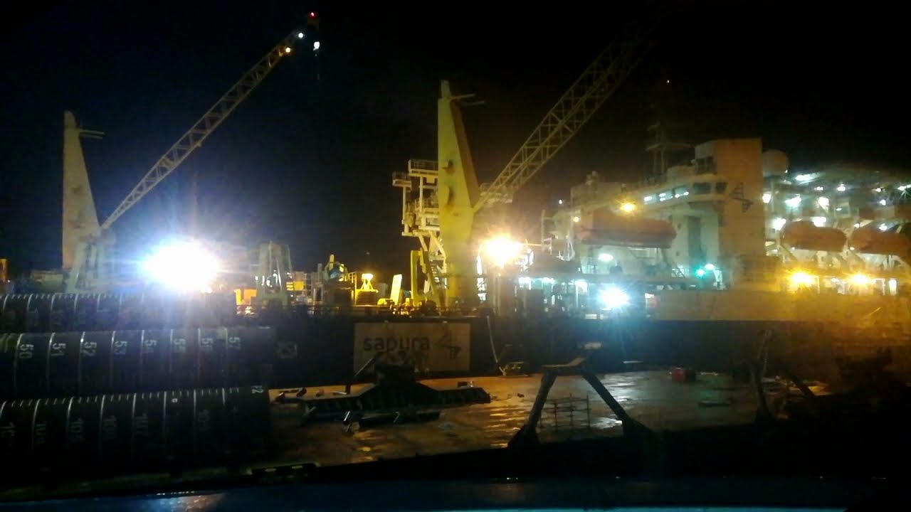 Sapura 3000 - Pipelay Crane vessel at Indian Water 