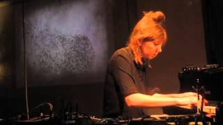 Poppy Ackroyd - Birdwoman (Live @ Cafe OTO, London, 20/12/14)