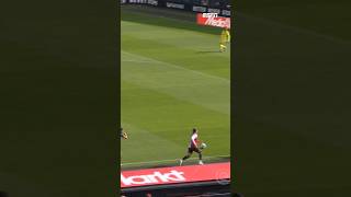 Anis Hadj Moussa leidžiasi į nuotykį nuo vidurio linijos 😮‍💨