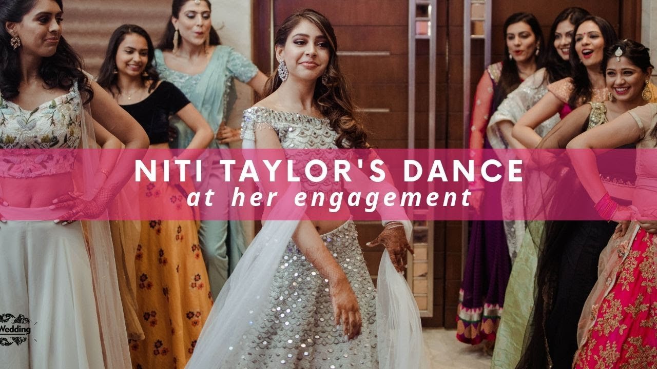 Mainu Lehenga... 🎵 Because where else will you wear them now ?? Haha, just  kidding!! Learn a new Bollywood routine every week with us -Dm us for... |  By DansyncFacebook