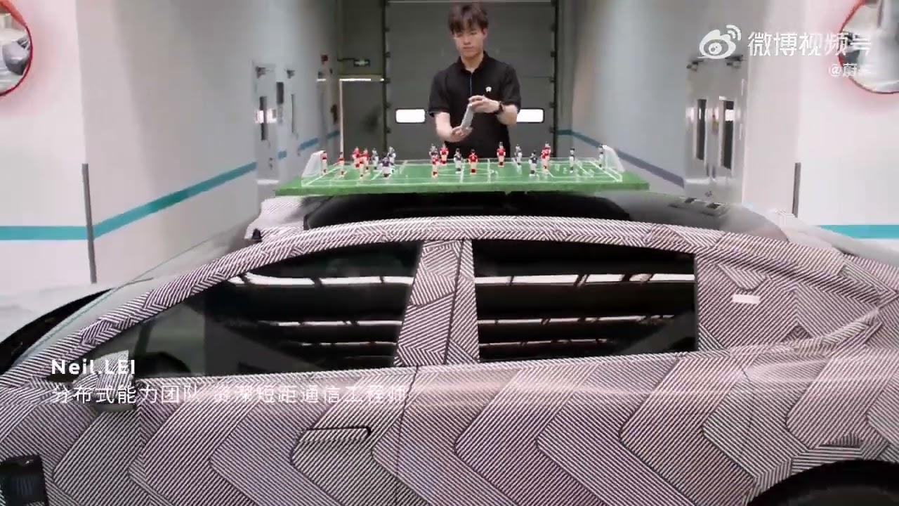 Система подвески Nio ET9 SkyRide позволяет играть в настольный футбол на крыше автомобиля.