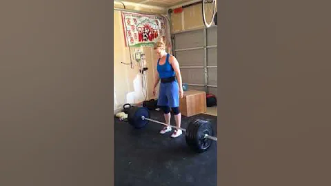 fyremom PR deadlift 245lbs