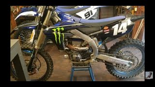 1:11 YZ450F 2021 Top End job, New Timing Chain & Valves. Replacing the piston on this Yamaha!