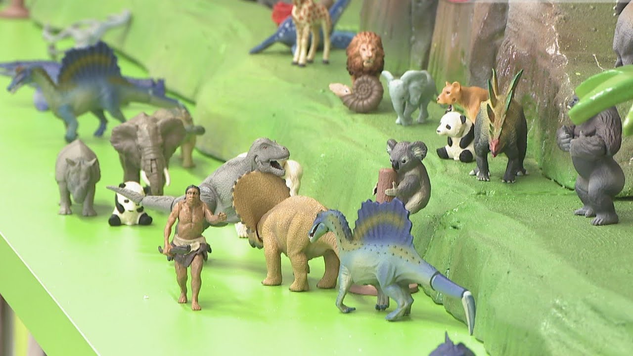 Palm-sized animal figures 