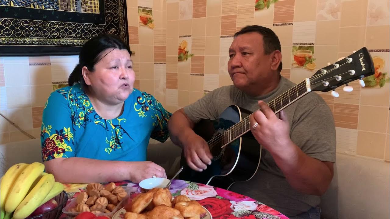 Песня где жена поет мужу песню. Клипы парень с девушкой поют. Клипы парень с девушкой поют. Песня где жена поет мужу песню. Песня где жена поет мужу песню.