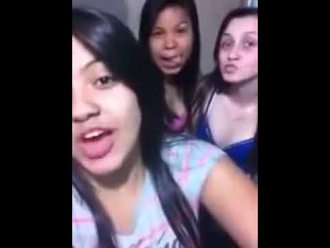 Amigas besandose Amigas besandose