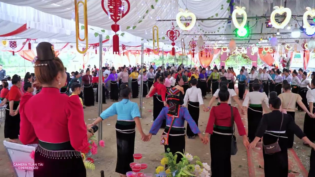 Vòng Xòe Ngày Cưới Người Thái Tây Bắc - Mừng Lễ Thành Hôn Anh Vũ - Thu Phương